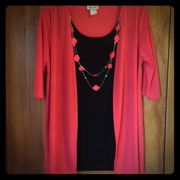 Tops - New Coral 2 n 1 top w/necklace, 3/4 sleeve